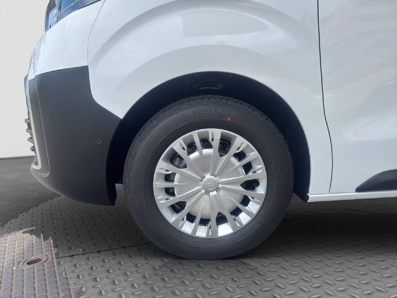 Toyota PROACE Van L2 2.0 D Advanced, Bild 9
