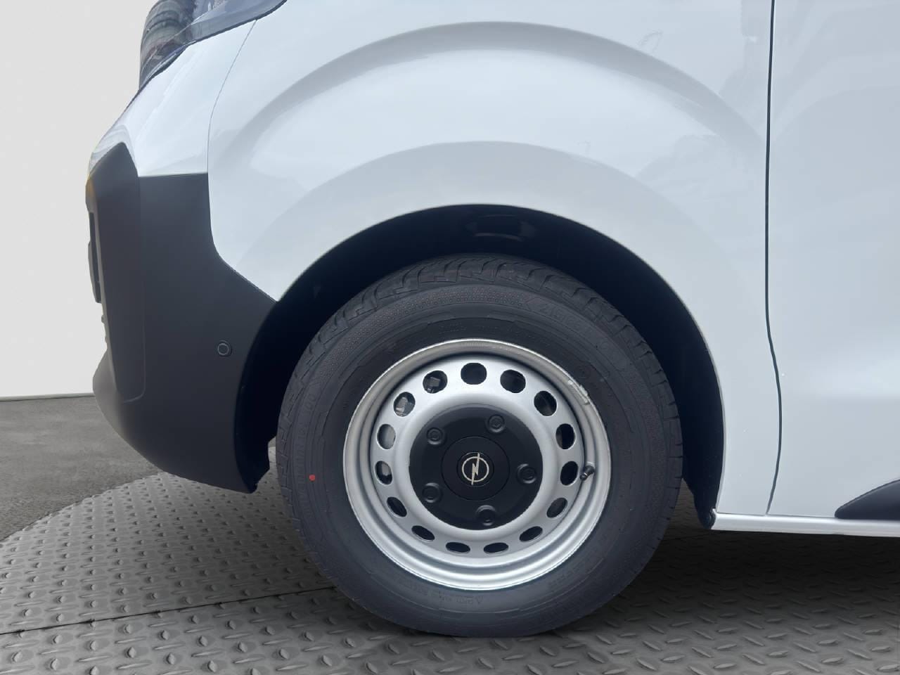 Opel Vivaro Cargo 2.0 D 144 S/S 3.1t, Bild 9