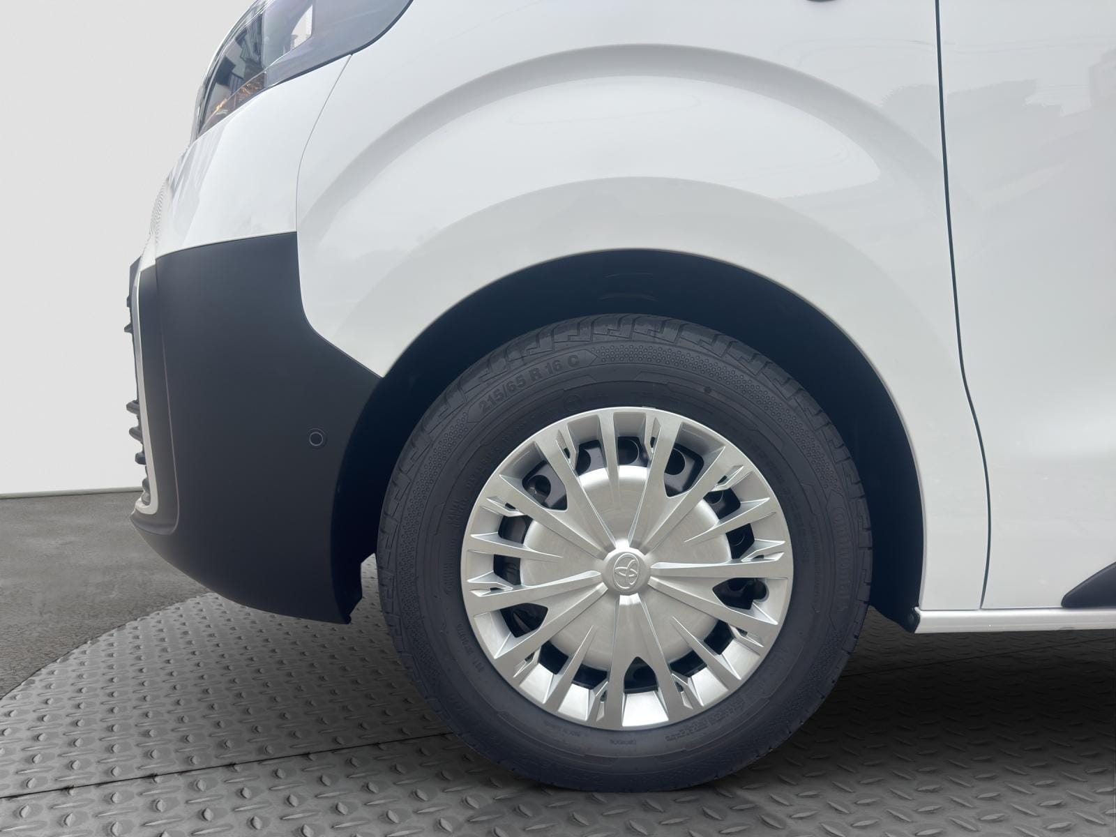 Toyota PROACE Van L2 2.0 D Advanced, Bild 9