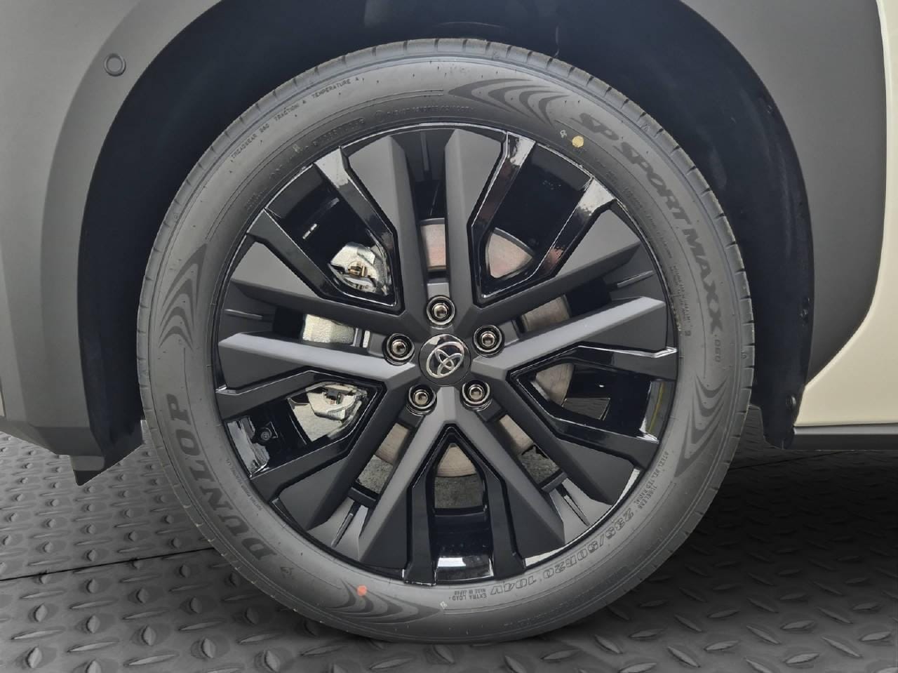 Toyota bZ4X Touring Premium AWD, Bild 8