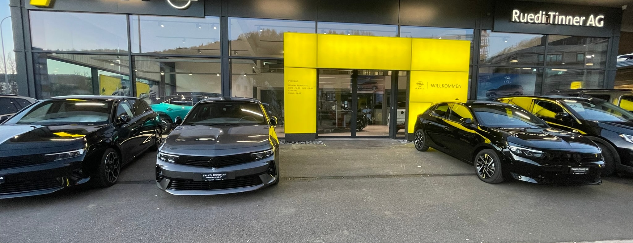 Showroom der Garage Ruedi Tinner AG in Baden