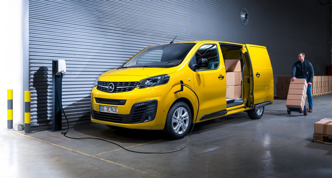 Opel Vivaro, Aufnahme des Herstellers